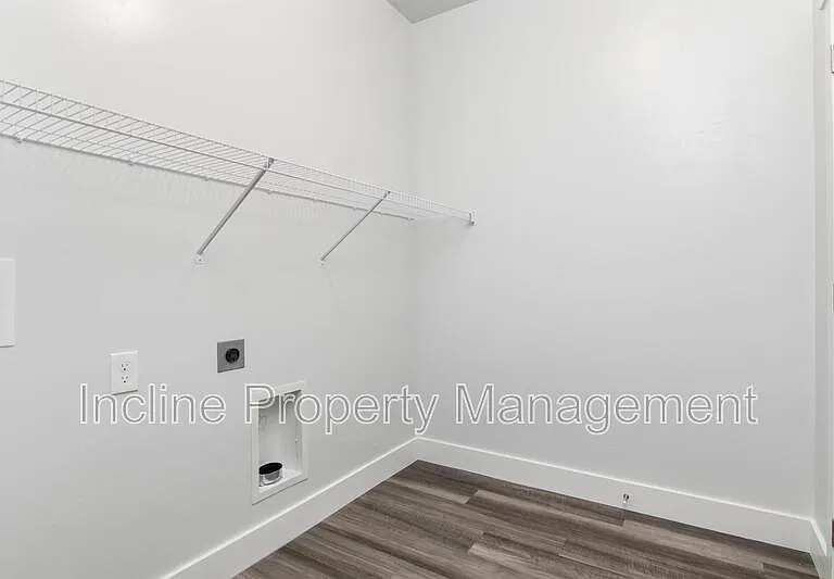 772 N 260 W — Photo 10