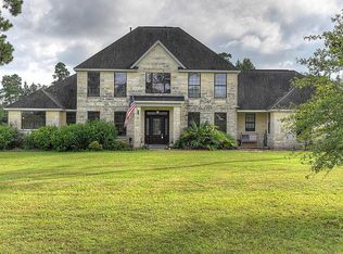 15467 Crown Oaks Dr, Montgomery, TX 77316