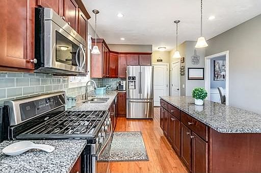 4th image of 8 Morningside Dr