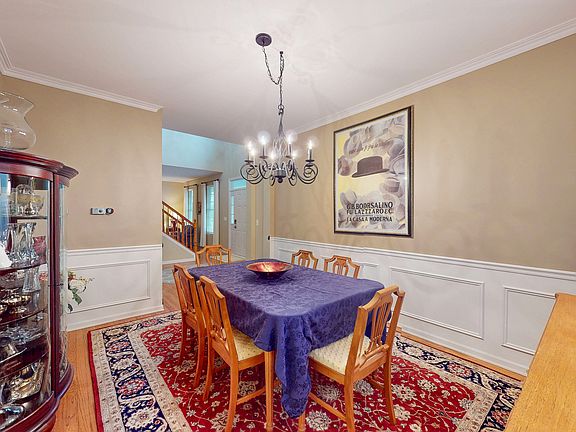 5th image of 2948 Adamson Dr