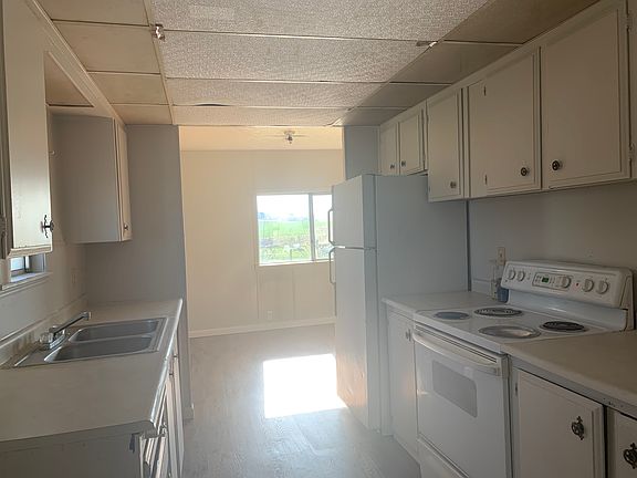 3rd image of 17636 Garnet Rd