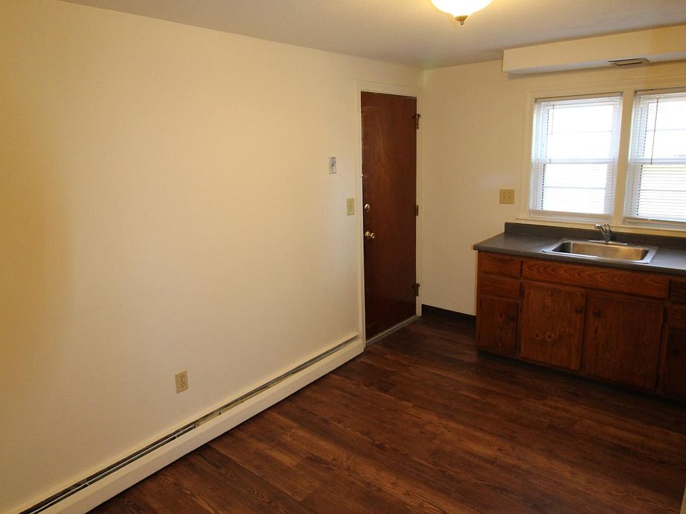 35 Deerfield Ct East Hartford, CT, 06108 Apartments for Rent Zillow