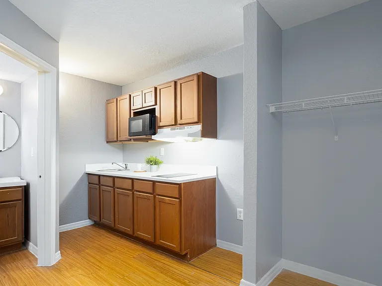2407 W Vine St — Photo 4