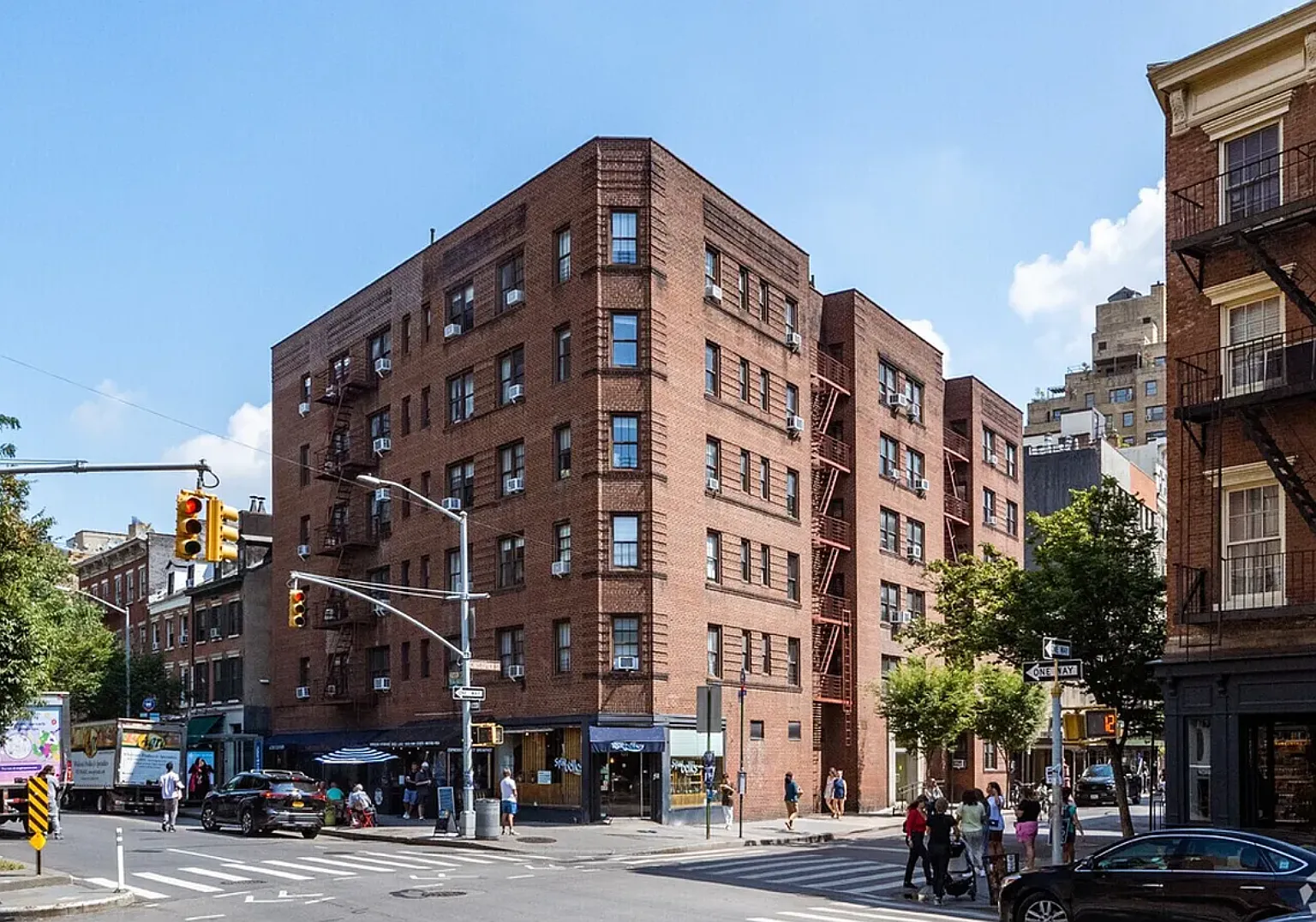 125 Christopher Street — Photo 1