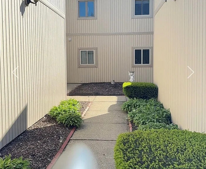 2557 Jackie Ln — Photo 2