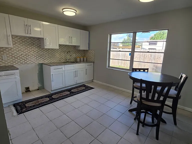 3386 Rudolph Rd — Photo 15