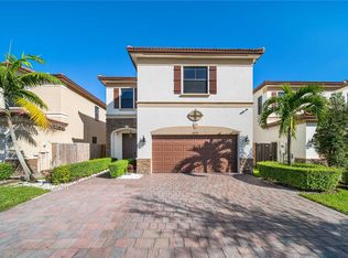 8757 NW 100th Pl, Doral, FL 33178