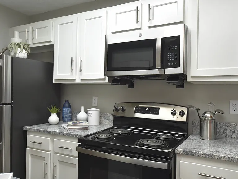 Kitchen + Modern Cabinetry
