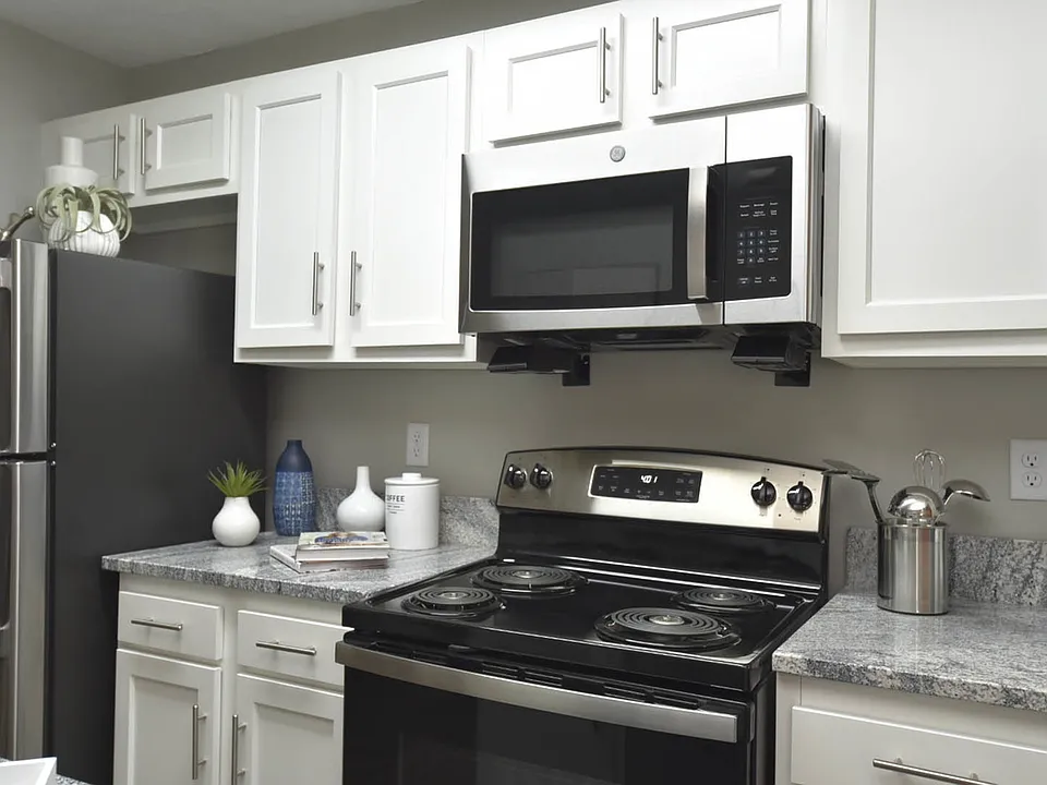 Kitchen + Modern Cabinetry