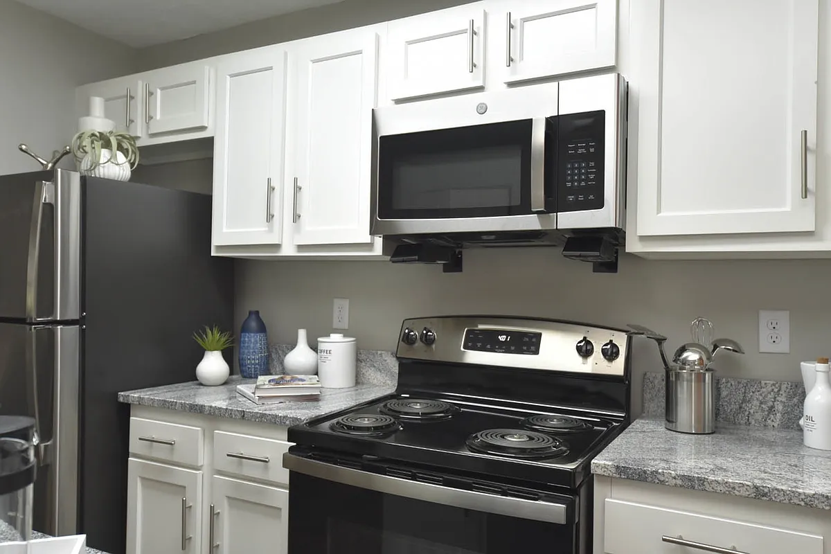 Kitchen + Modern Cabinetry - Whitley