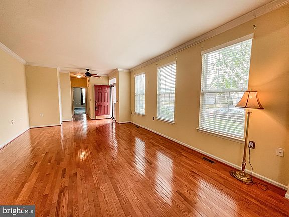 5th image of 437 Sundial Ln