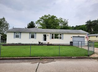 436 E Maple St, Davisville, WV