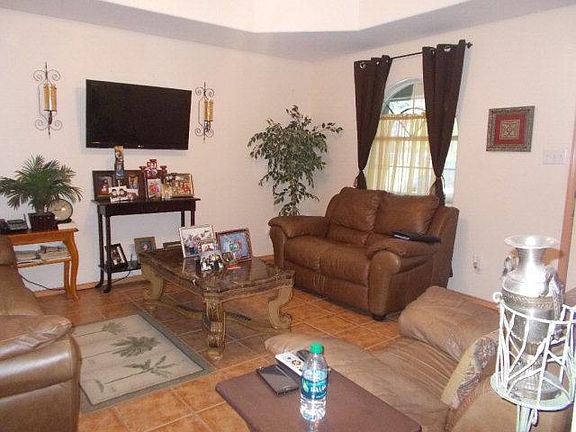 2nd image of 1328 S Garza St