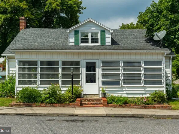126 W McClure St, New Bloomfield, PA 17068