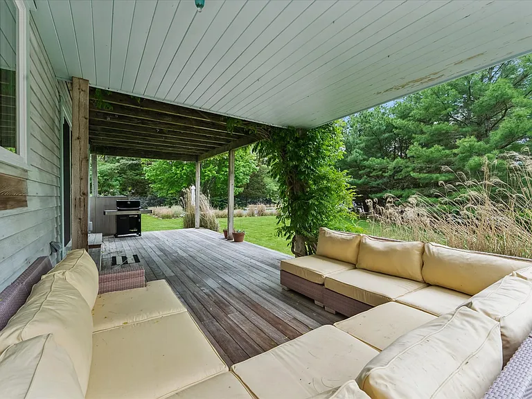325 Narrow Ln — Photo 26