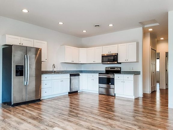 3rd image of 505 N Sheridan Ave #203