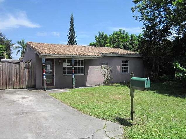 1st image of 1600 NW 3rd Ave