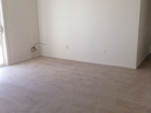 4th image of 4024 Rockwood Dr