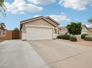 978 E Saratoga St, Gilbert, AZ 85296