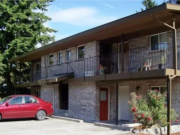 5620 168th St SW APT 4, Lynnwood, WA 98037