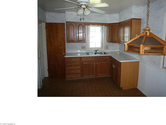 3rd image of 123 Norwich Ave