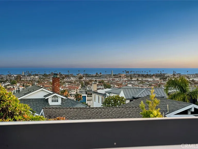 1511 Cliff Dr — Photo 12