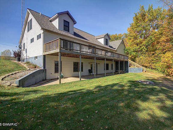 3rd image of 3544 S Ironwood Dr