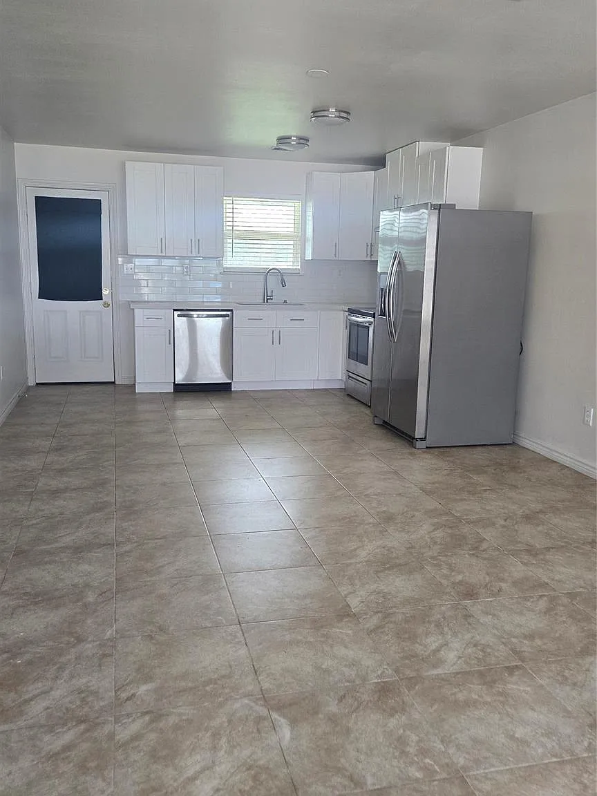 2 bed, 2.0 bath, 980 sqft, $1,500 — Photo 3