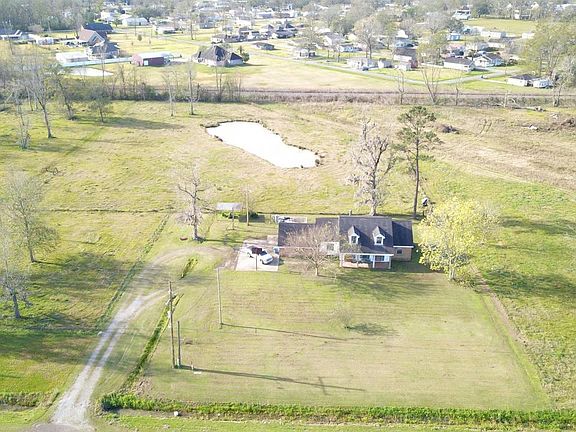 5th image of 9427 Airline Hwy