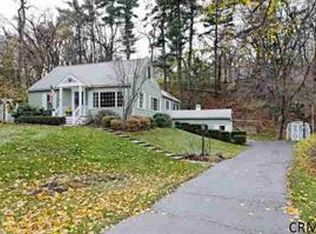 17 Newton Rd, Newtonville, NY 12110