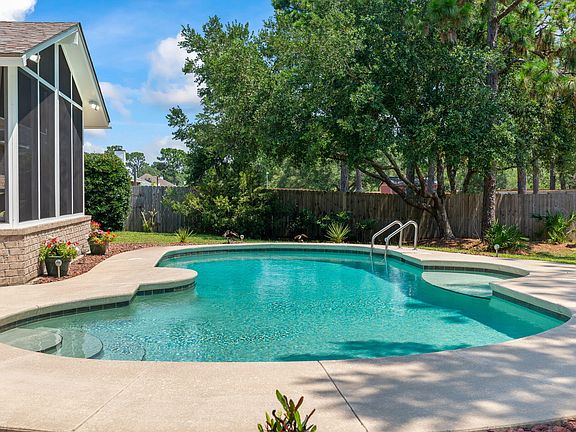 4th image of 2560 Sherwood Dr