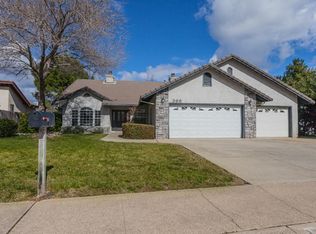 366 Woodhill Dr, Redding, CA 96003