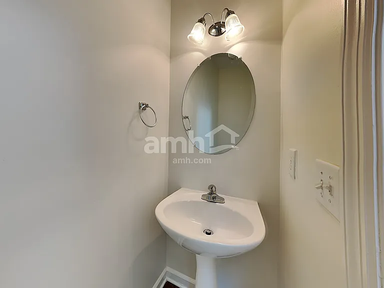 1540 Cardinal Ln — Photo 9