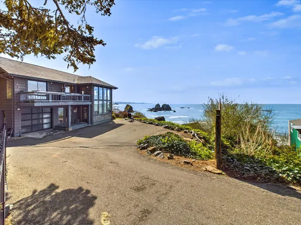 160 Scenic Dr, Trinidad, CA 95570