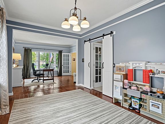 5th image of 18617 Oakmont Dr