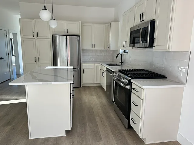 3 bed, 1831 sqft, $5,000 — Photo 2