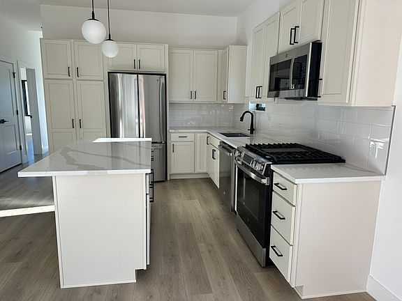 2nd image of 146 Kali Ln
