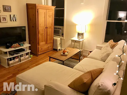 Rented by Mdrn Residential | media 2