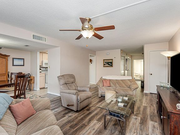 4th image of 1847 Harrison St #210