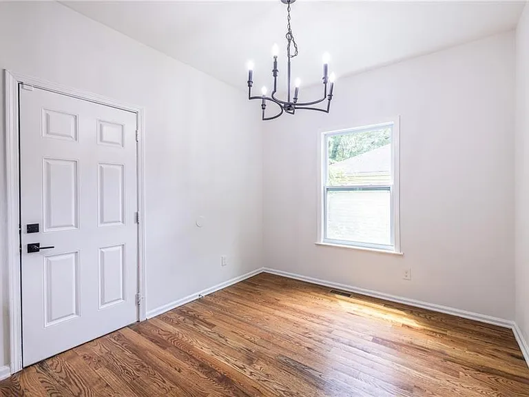 1146 Ira St SW — Photo 9