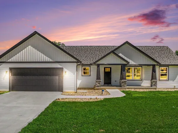 28687 Schwalm Dr, Elkhart, IN 46517