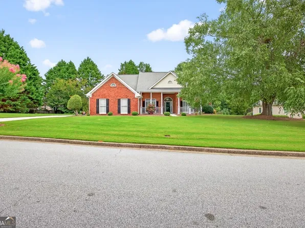 1480 Holly Manor Dr, Loganville, GA 30052