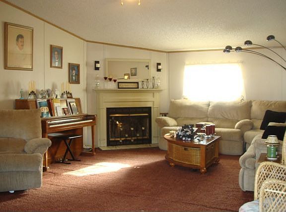 Spacious family room with fireplace