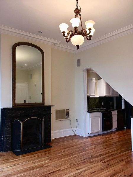5th image of 304 WASHINGTON Avenue
