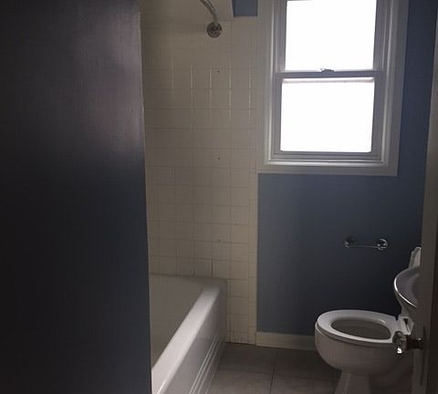 5th image of 1534 E Hollywood Ave
