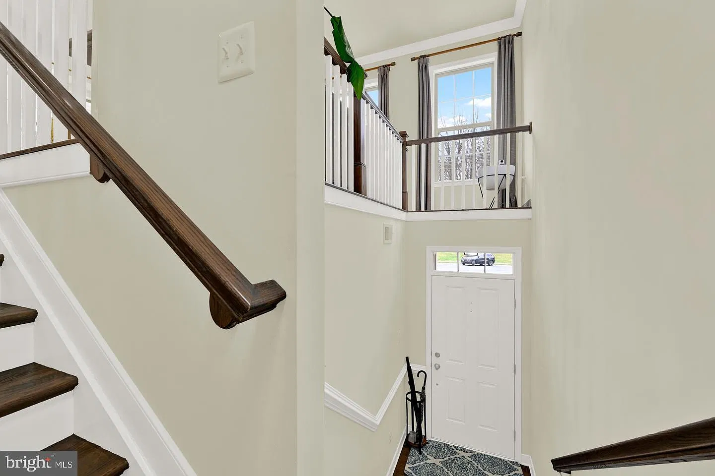 3 bed, 3.5 bath, 2712 sqft, $4,500 — Photo 3