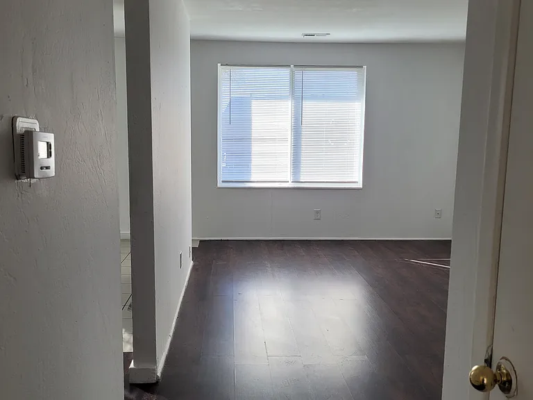 2519 S Parkcrest Dr #4 — Photo 4