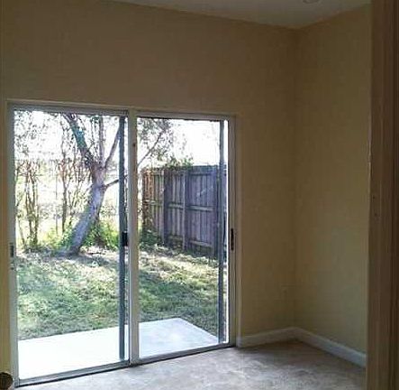 3rd image of 2536 NE 41st Ave