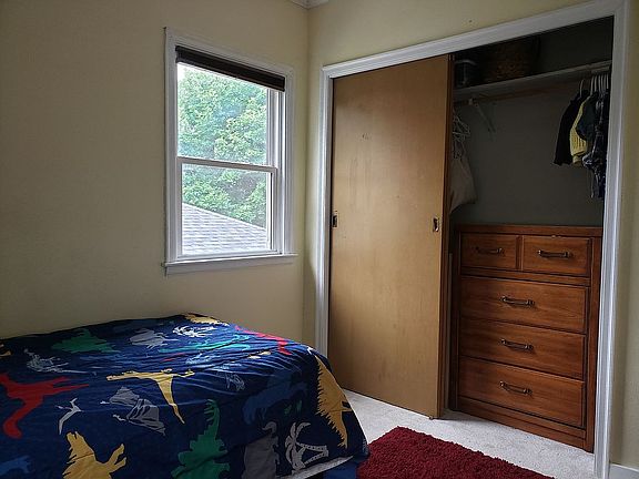 4th image of 2405 S Henry St