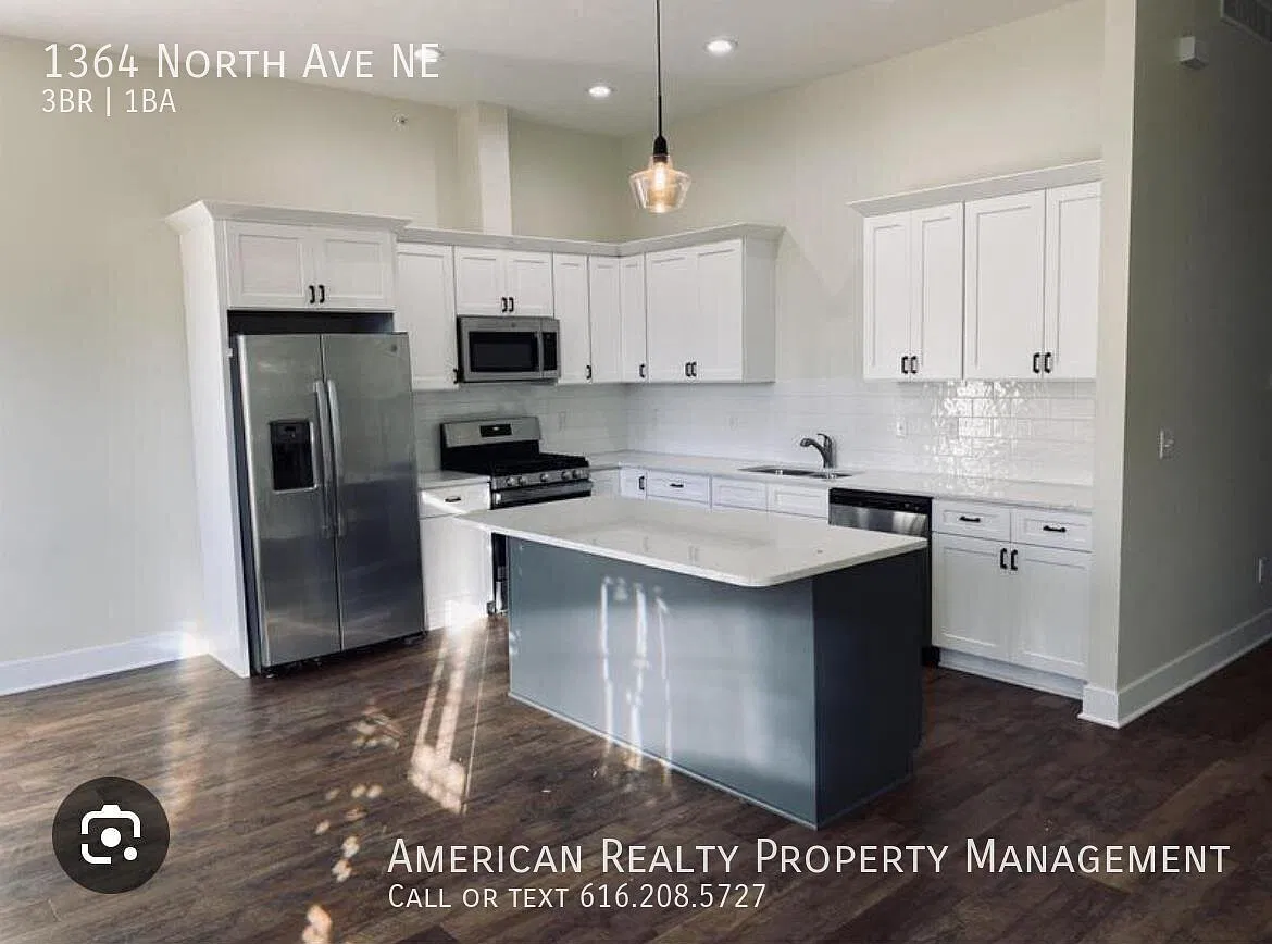 3 bed, $1,950 — Photo 2